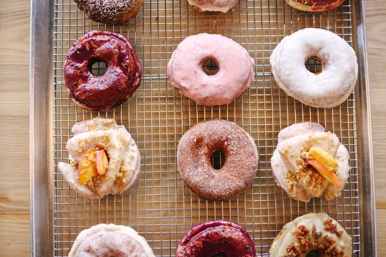 Do you like donuts? Here you can eat the best in town