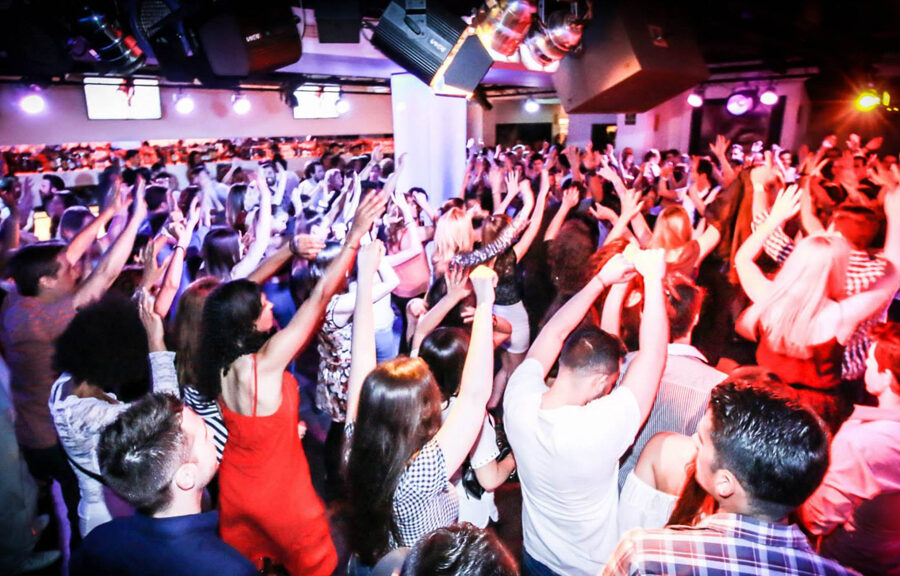 Haz una ruta fiestera por los 7 mejores clubs de Barcelona