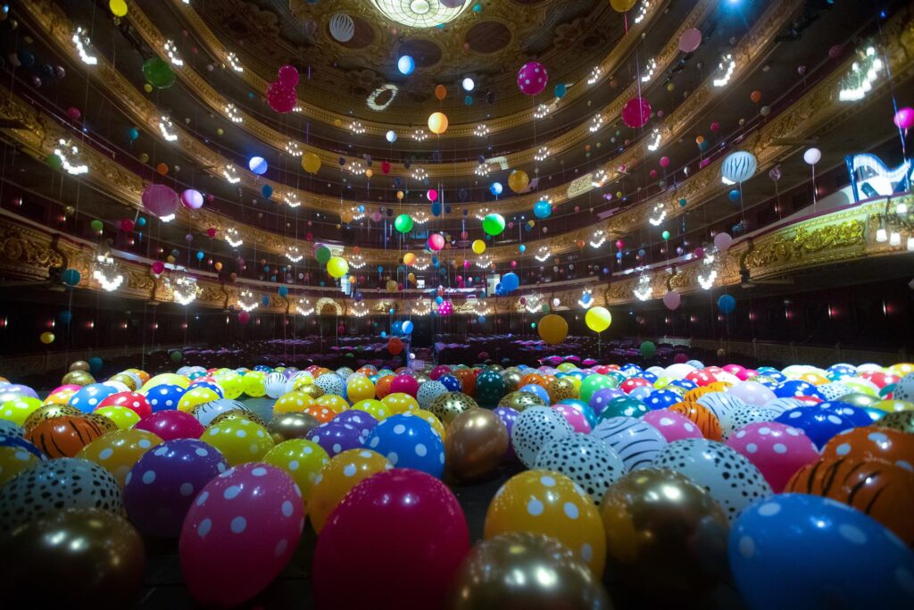 Il Gran Teatre del Liceu ha celebrato il suo 175° anniversario con i palloncini