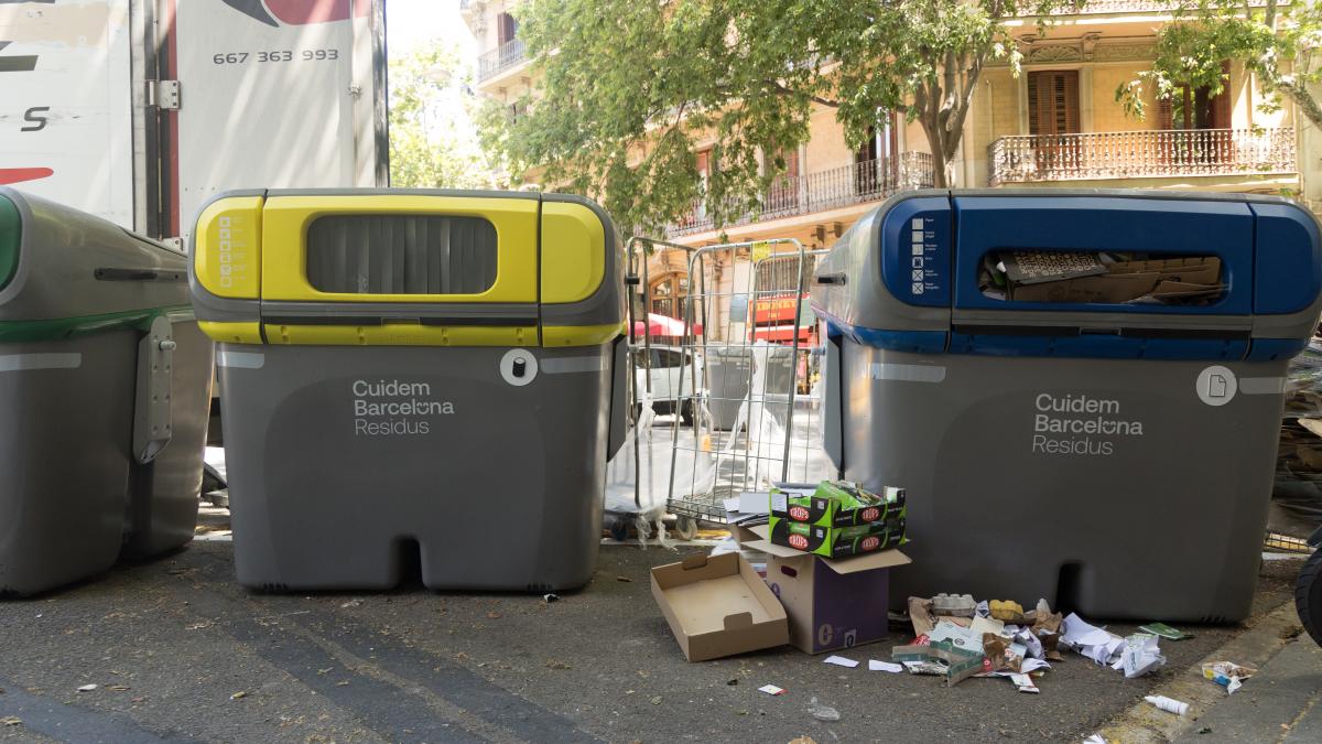 Multan a 500 comercios en Barcelona por mala gestión de residuos