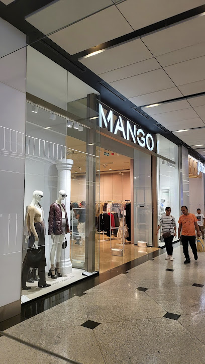 Mango reopens store on Diagonal Avenue