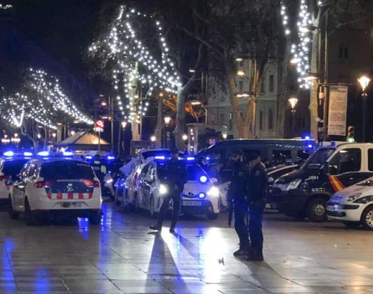 Guardia Urbana y Mossos refuerzan vigilancia en las calles esta Navidad
