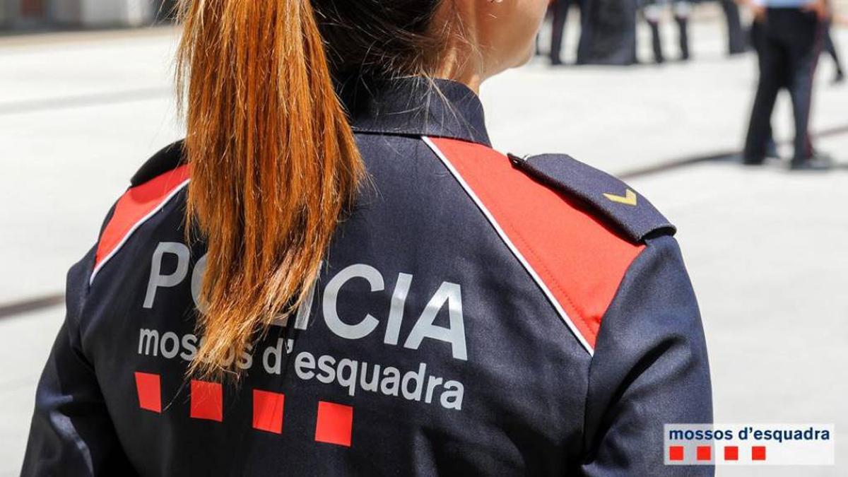 Generalitat busca feminizar Mossos, Bombers y Agents Rurals