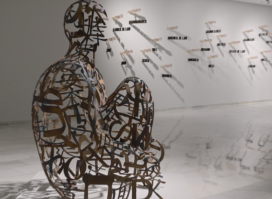 Plensa instala escultura “Silent Music IV” en La Pedrera