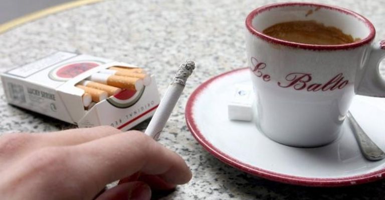 Si sales a tomar un café o a fumar, tendrás que comenzar a fichar