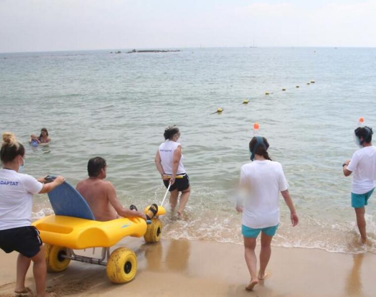 No hay monitores para baño asistido en playas de personas con discapacidad