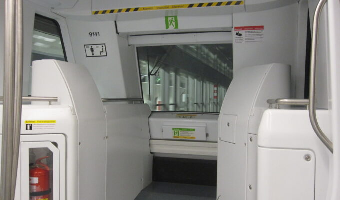 Metro automático o sin conductor en la L4 del metro de Barcelona