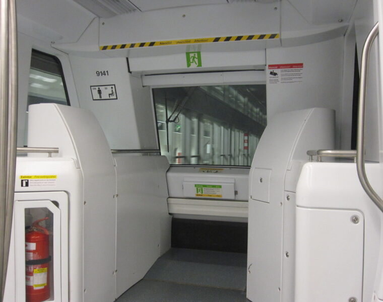 Metro automático o sin conductor en la L4 del metro de Barcelona