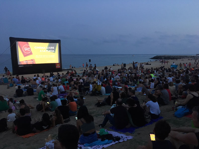 Los cines al aire libre: un buen plan durante el verano en Barcelona
