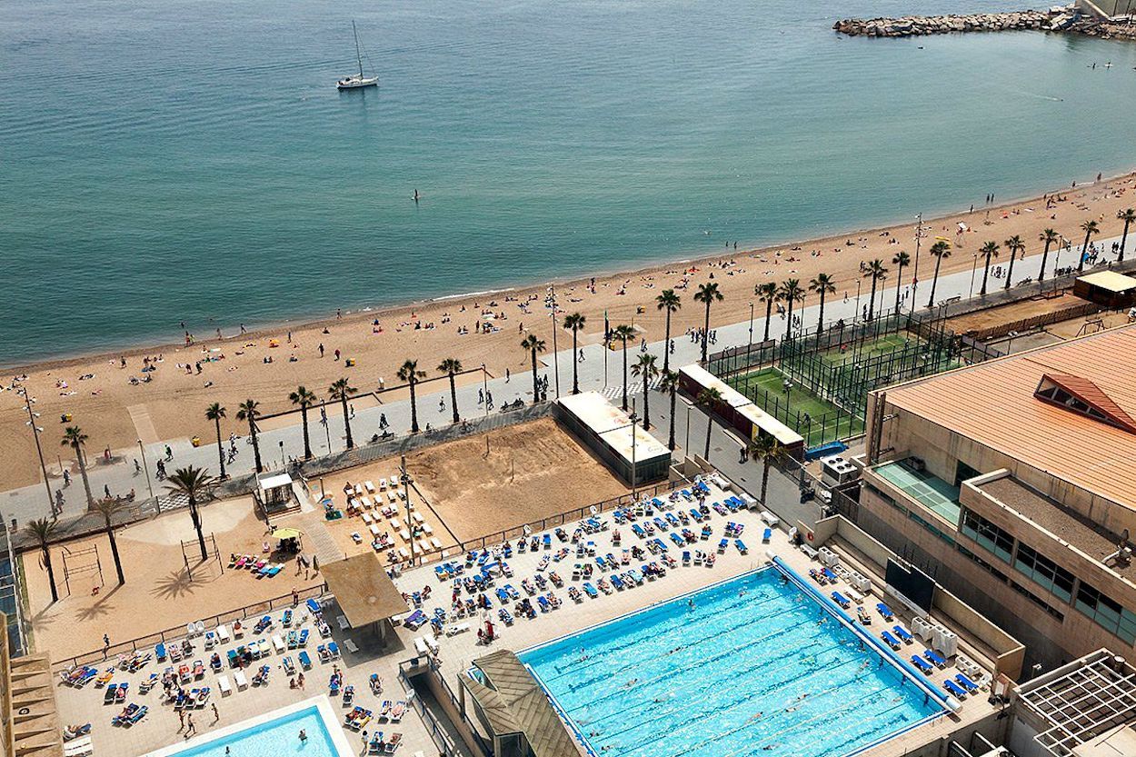 En pleno funcionamiento las piscinas municipales exteriores en Barcelona