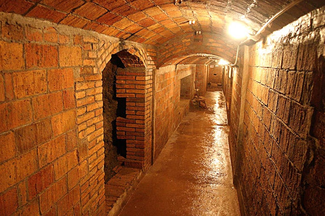 Hasta 300 personas pueden albergarse en refugio subterráneo de la guerra civil en BCN