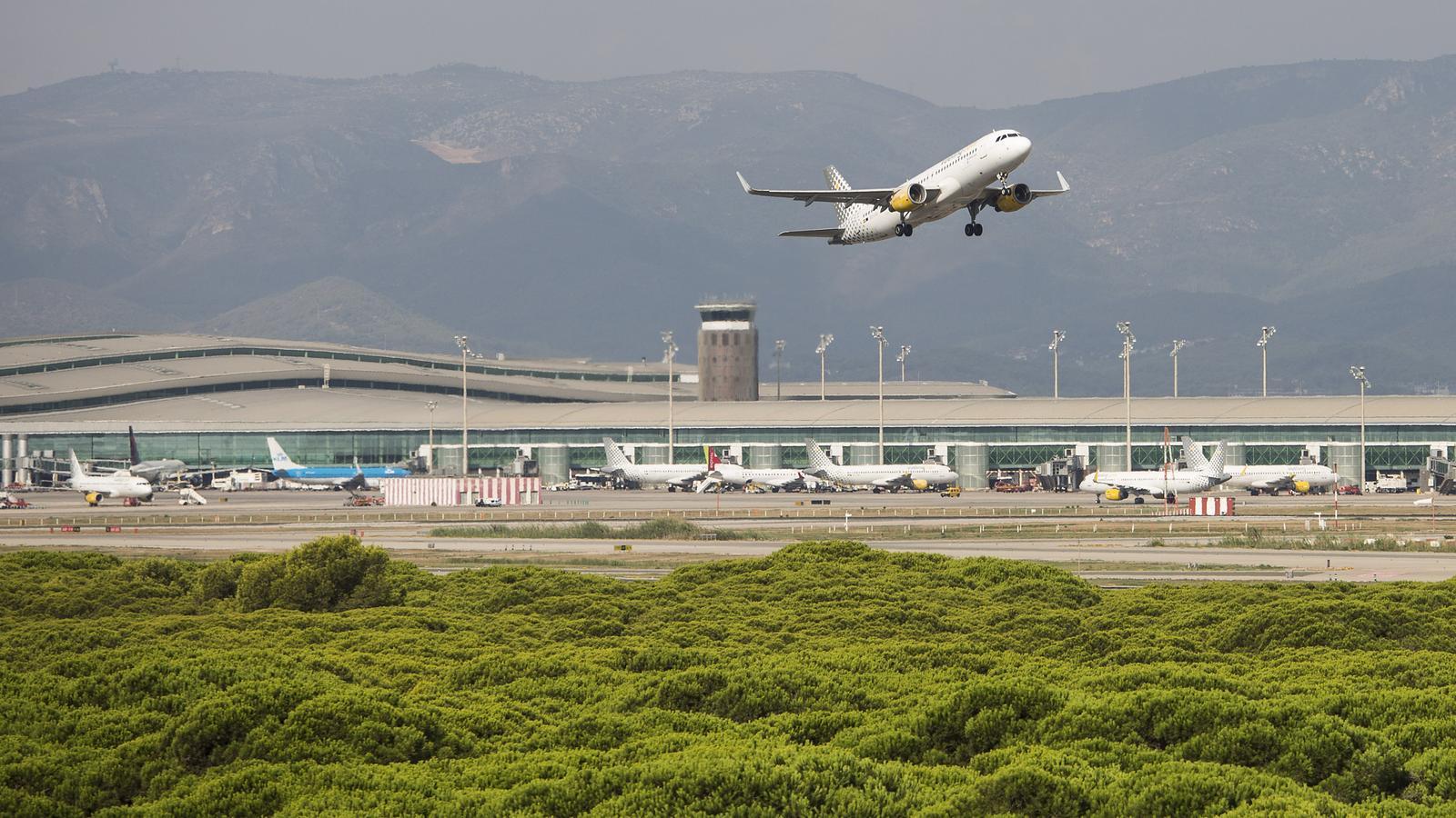 Propuesta de ampliación del aeropuerto de El Prat: alargar la pista corta hacia la Ricarda