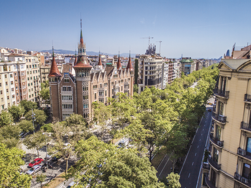 La Casa de les Punxes- uno de los edificios modernistas más característicos de Barcelona1