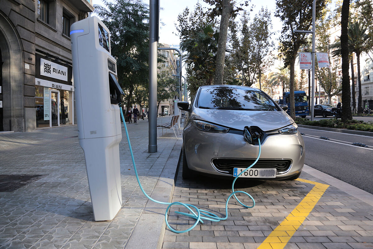 Se consolida la red pública de recarga de coches eléctricos en Barcelona
