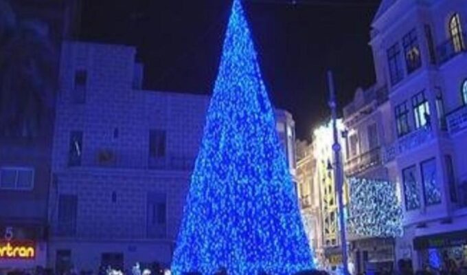 Badalona se propone tener el árbol de Navidad más alto de España