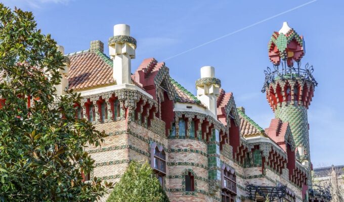No sólo en Barcelona hay edificios de Gaudí: conoce dónde hay otros
