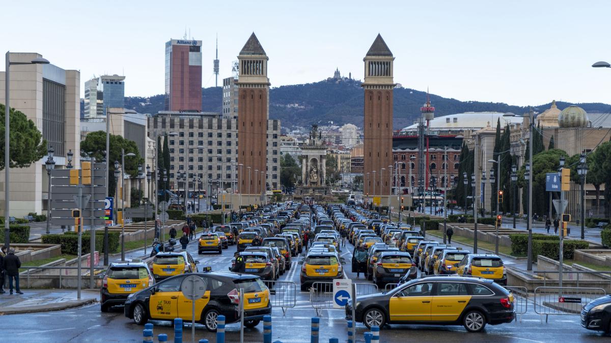 Se anuncia movilización de taxistas en Barcelona para el 5 de septiembre