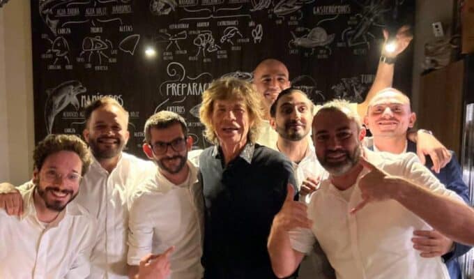 Mick Jagger cenó en un restaurante icónico de Barcelona, un templo de pescados y mariscos