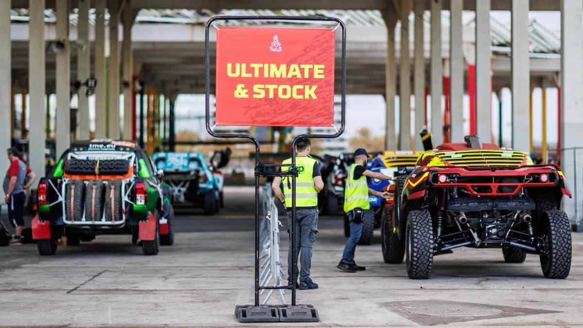 Barcelona se llena de adrenalina con la llegada del Rally Dakar al Port Vell