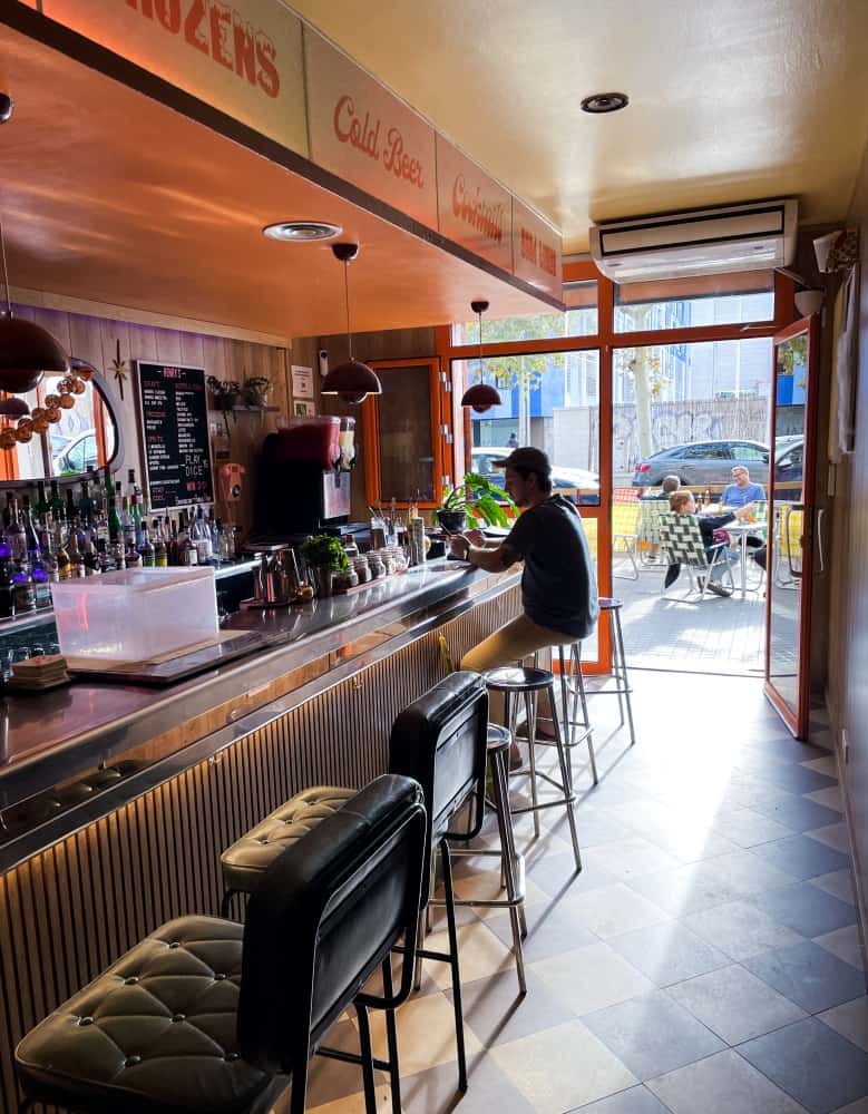 Henry's Bar: un trozo de Brooklyn en Poblenou, Barcelona