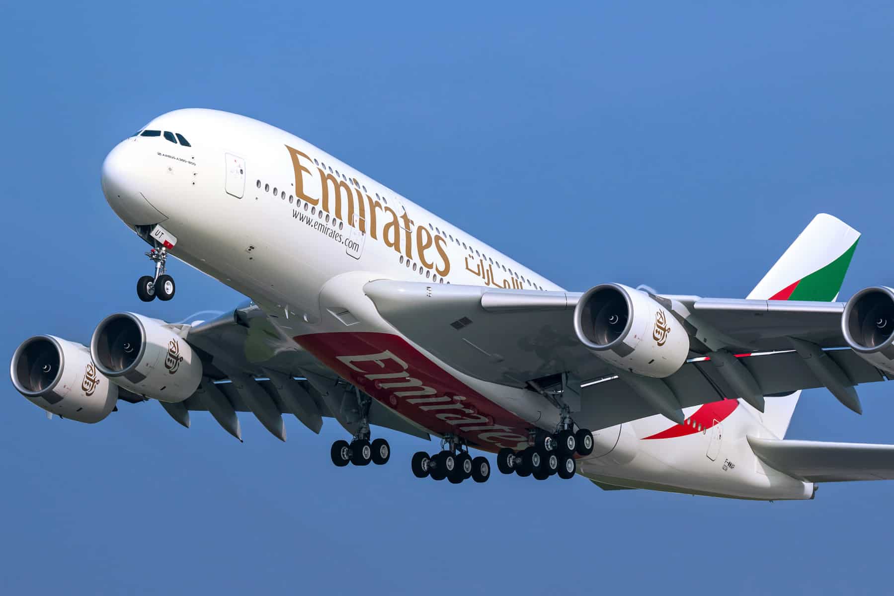 The triumphant return of the Airbus A380 to Barcelona by Emirates