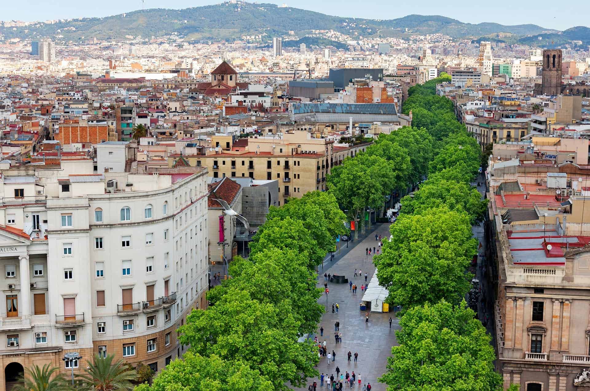 La Rambla of Barcelona will welcome its visitors with a month of free tours