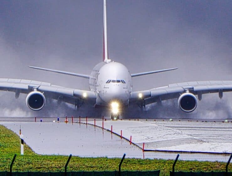 Un Histórico momento en El Prat con el aterrizaje simultáneo de dos aviones Airbus A380