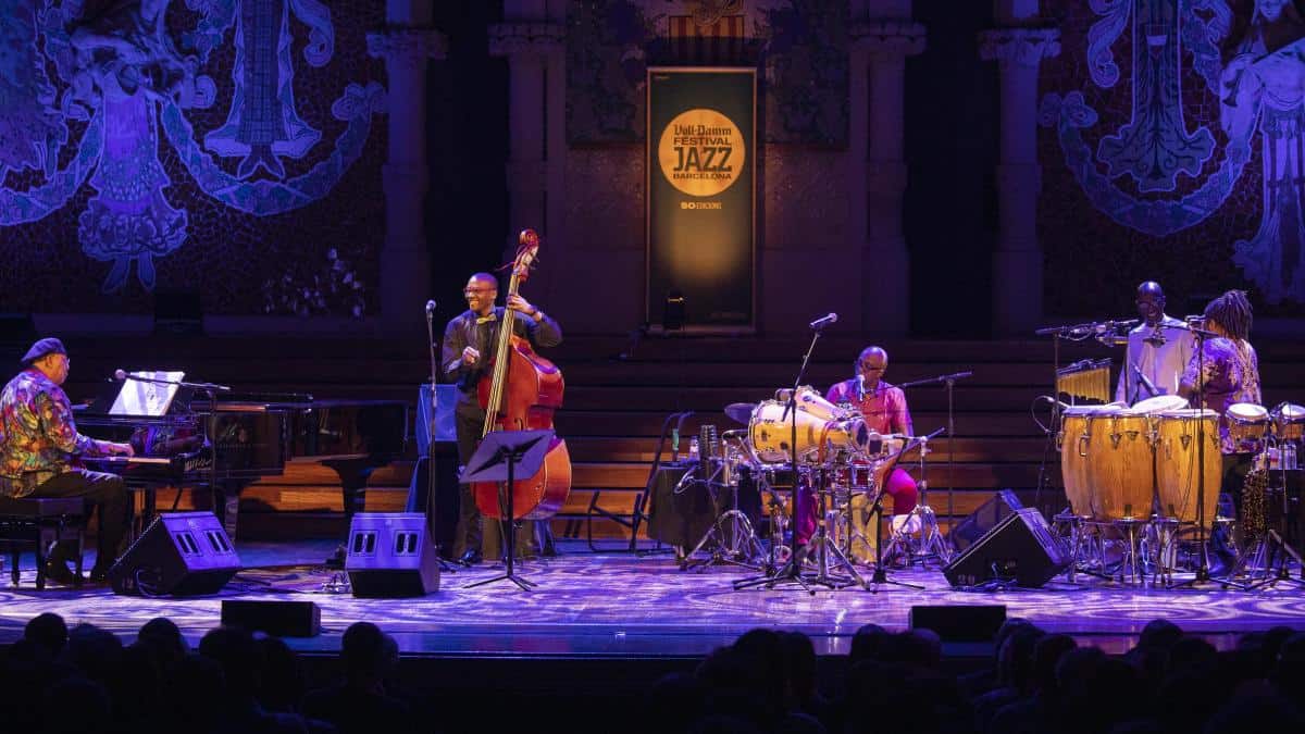 Barcelona celebrates International Jazz Day in Passeig de Gràcia