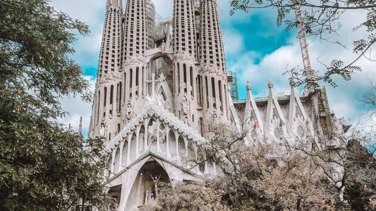 Goditi la Sagrada Familia gratuitamente a Sant Jordi, se ti chiami Jordi o Jordina.