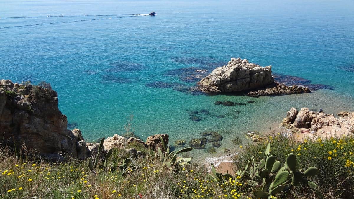 Sant Sebastià de Sitges : l'une des meilleures plages de Catalogne, selon le National Geographic.