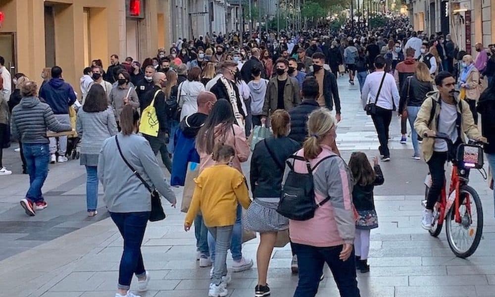 Barcellona vede un aumento demografico nel 2023, superando 1,7 milioni